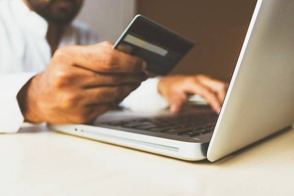 Comment contacter et travailler avec un courtier en crédit ?